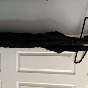 Retro-Inspired Size XS Wiggle Dress in Black